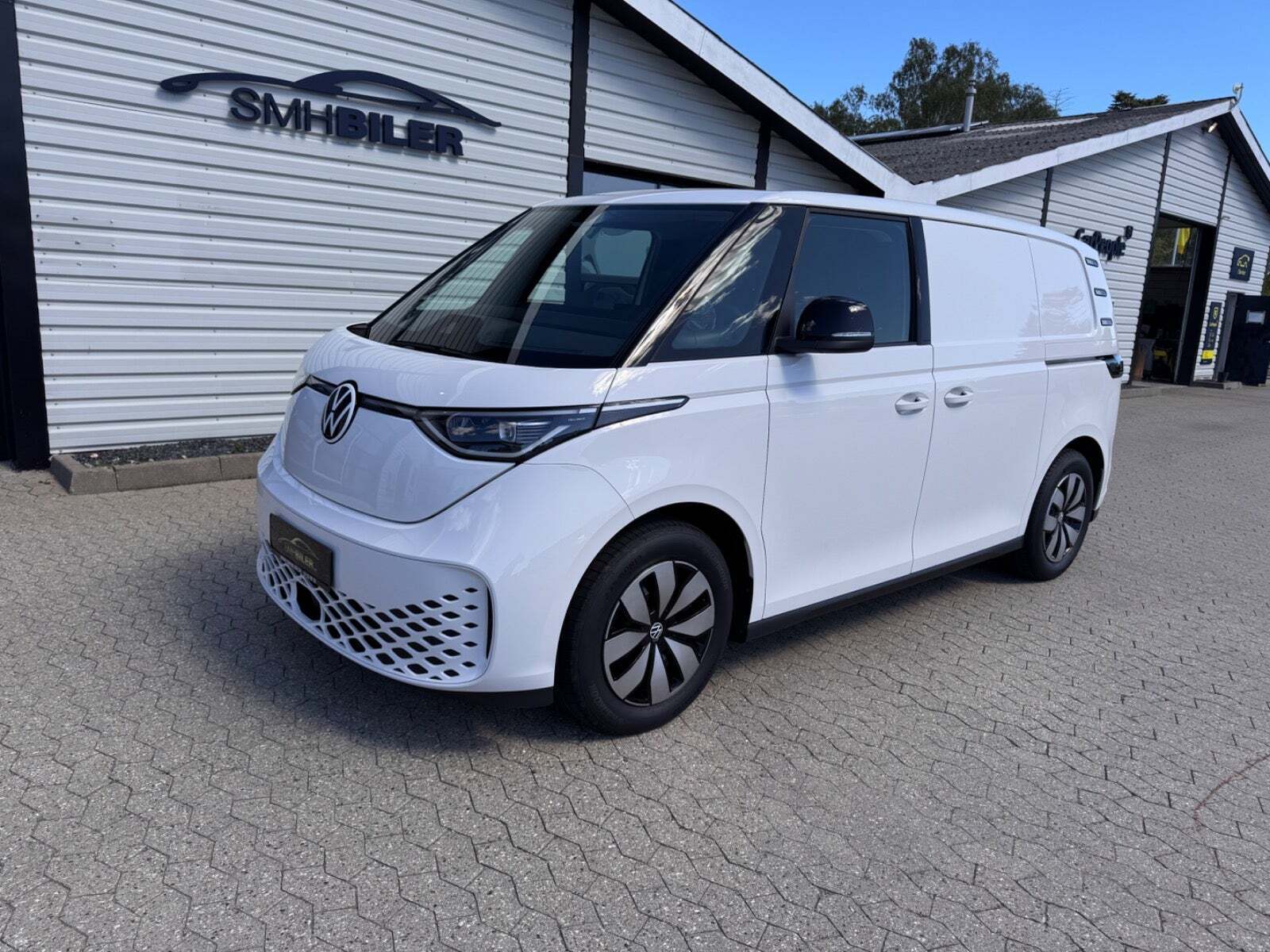 Hvid VW ID.Buzz fra 2025