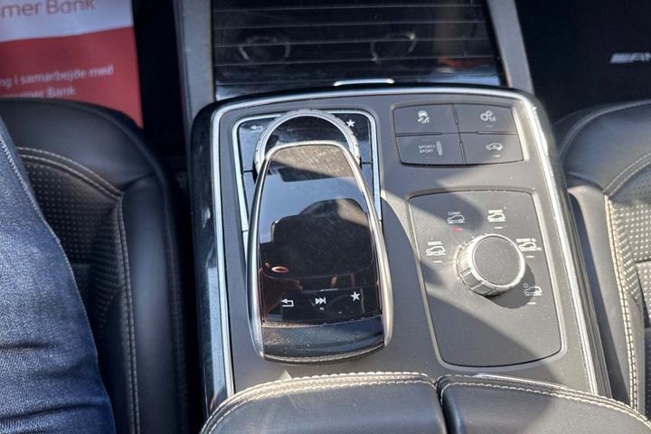 Sort Mercedes GLE63 fra 2018