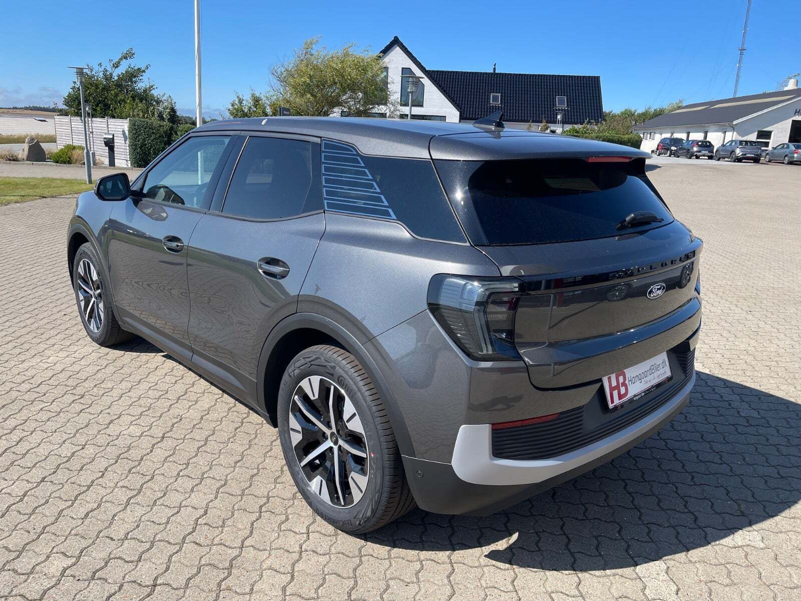 Grå Ford Explorer fra 2025