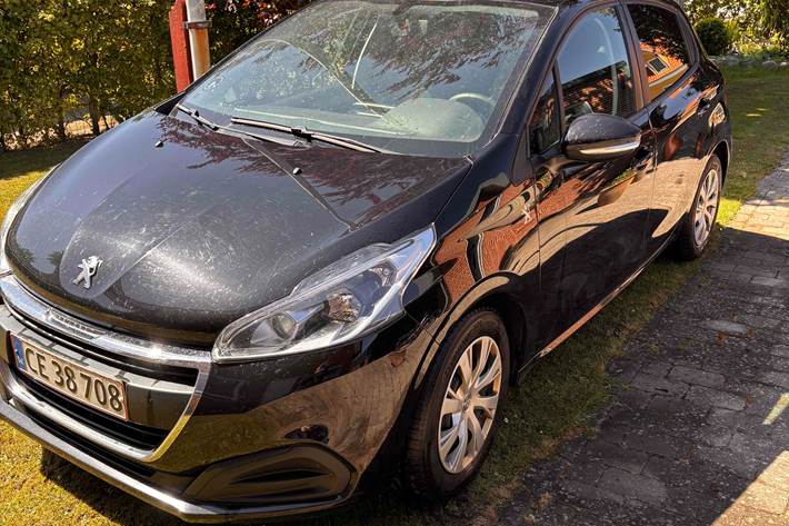 Sort Peugeot 208 fra 2018