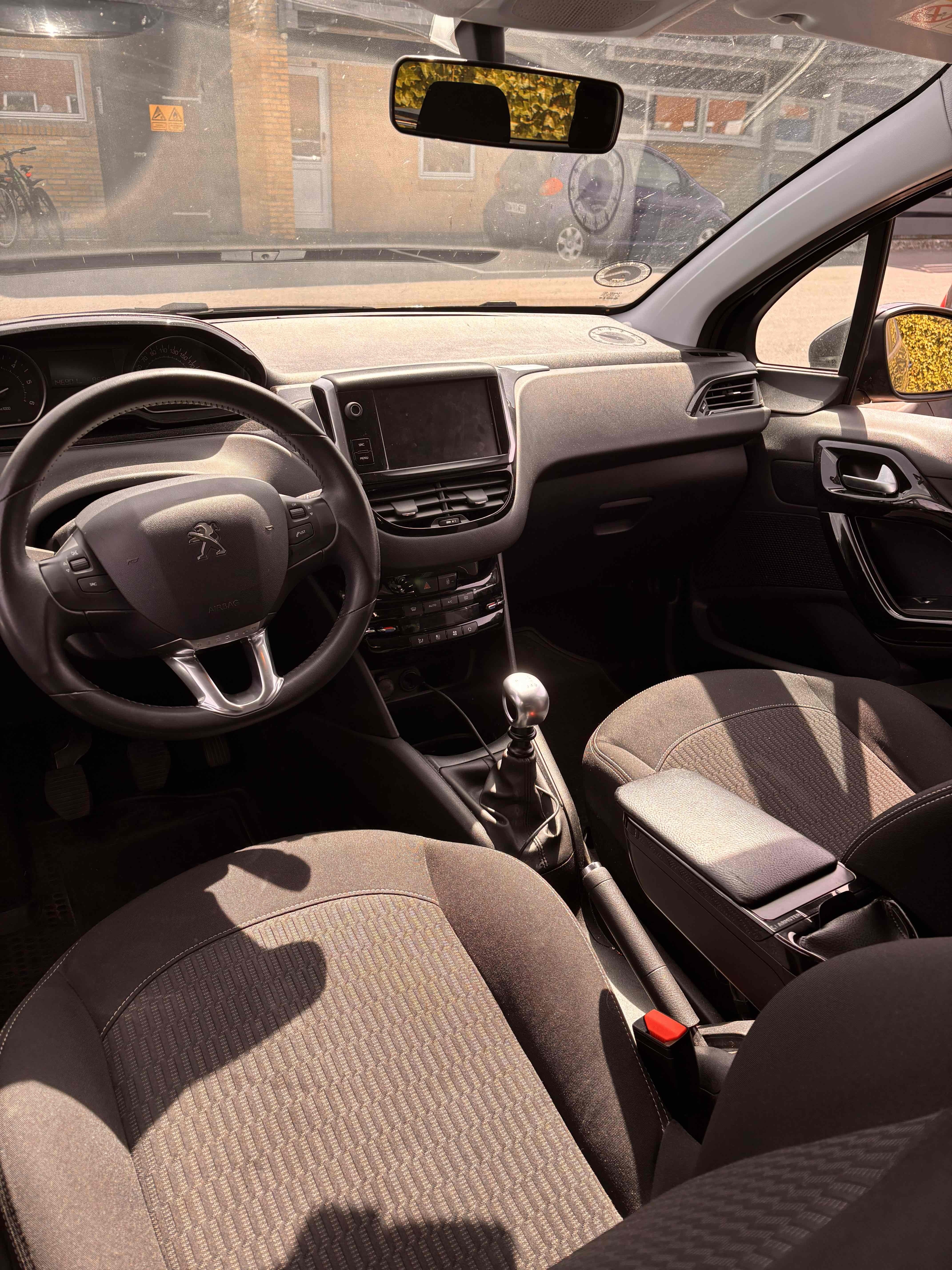 Peugeot 208 1,5 BlueHDi 100 5D