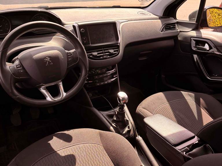 Peugeot 208 1,5 BlueHDi 100 5D