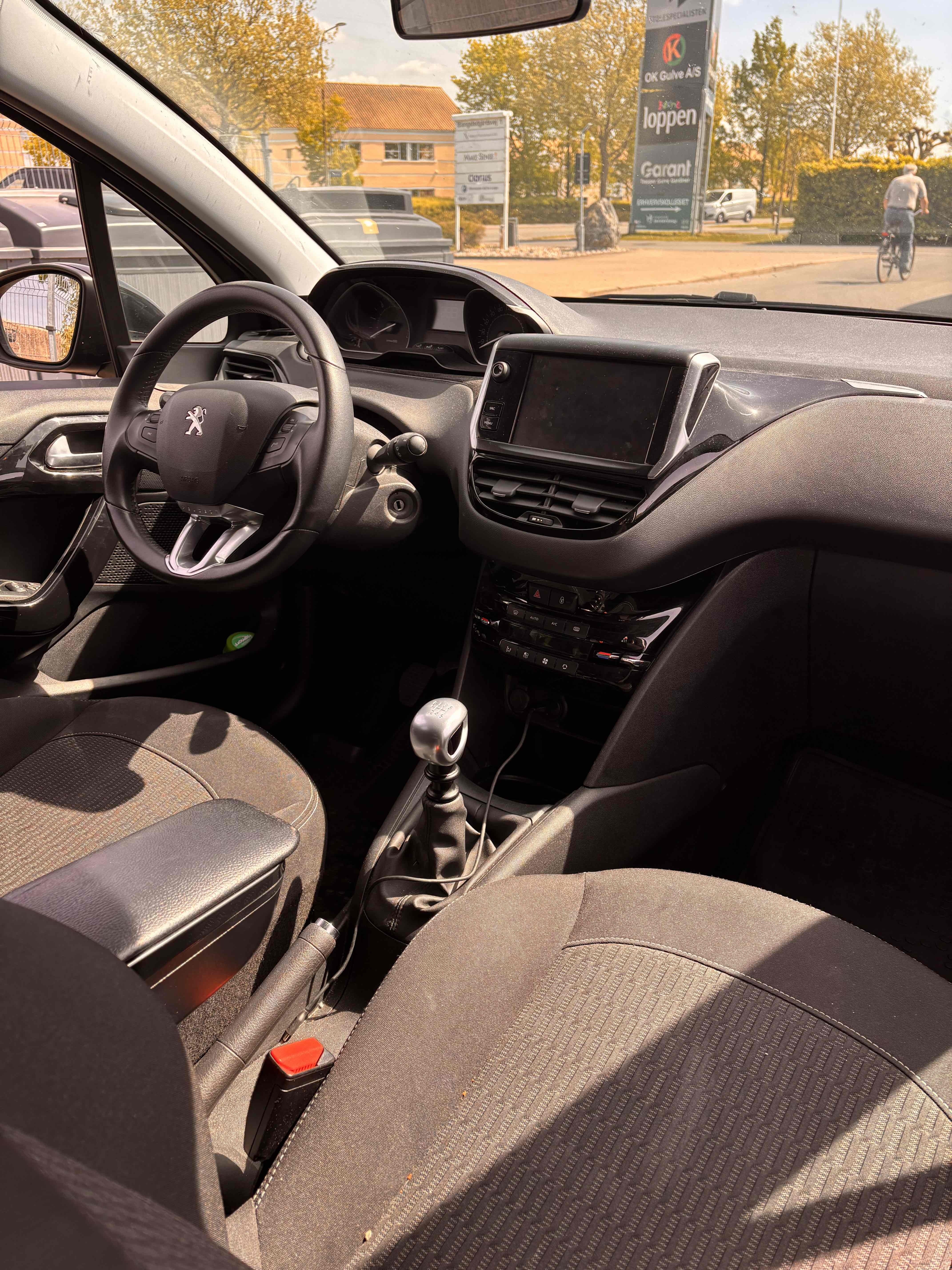 Sort Peugeot 208 fra 2018