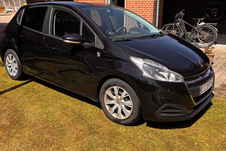 Sort Peugeot 208 fra 2018