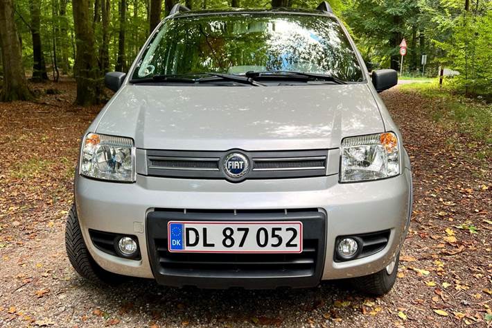Sølv Fiat Panda fra 2005