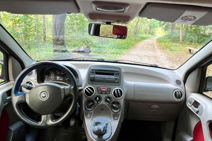 Sølv Fiat Panda fra 2005