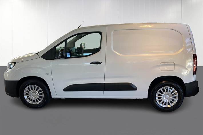 Hvid Toyota ProAce City fra 2025
