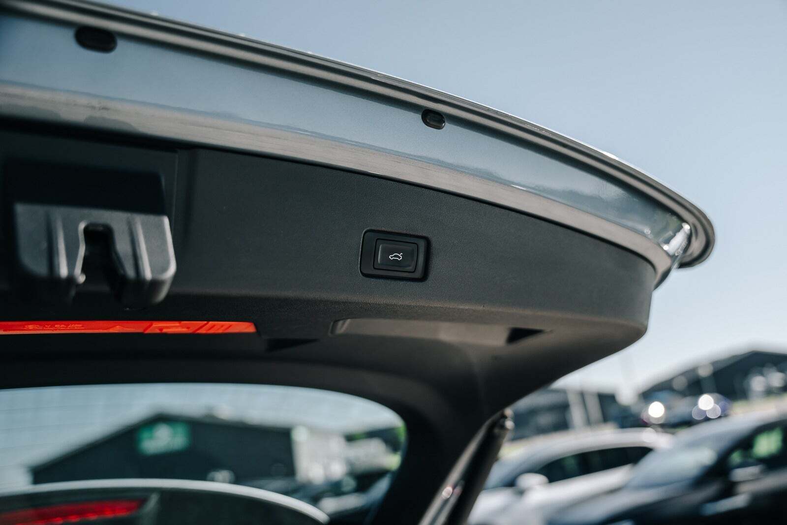 Blå Audi Q4 e-tron fra 2022