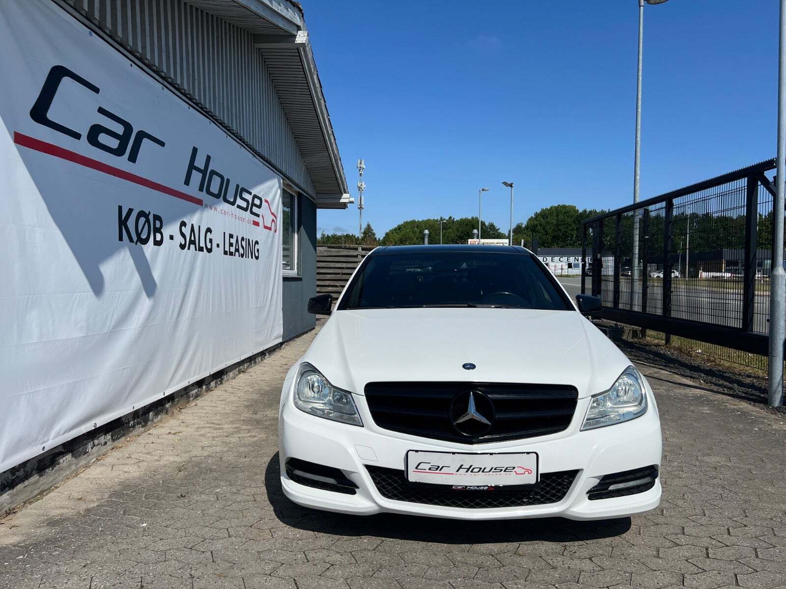 Hvid Mercedes C220 fra 2013