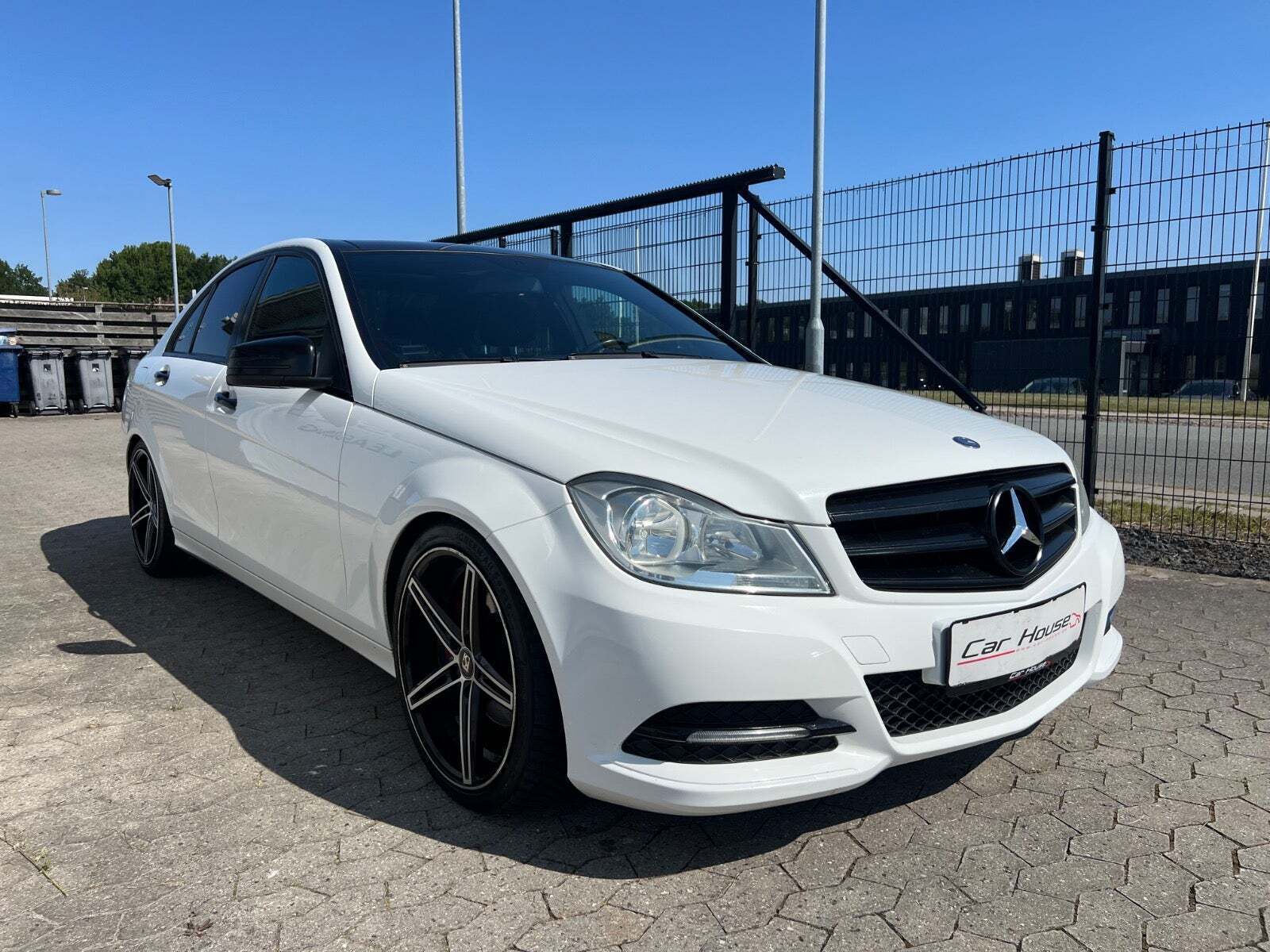 Hvid Mercedes C220 fra 2013