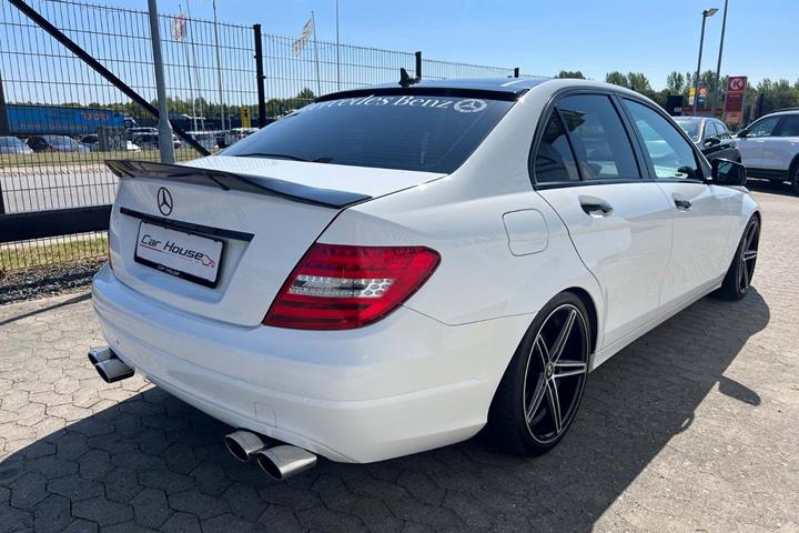 Hvid Mercedes C220 fra 2013