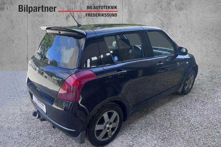 Sort Suzuki Swift fra 2006