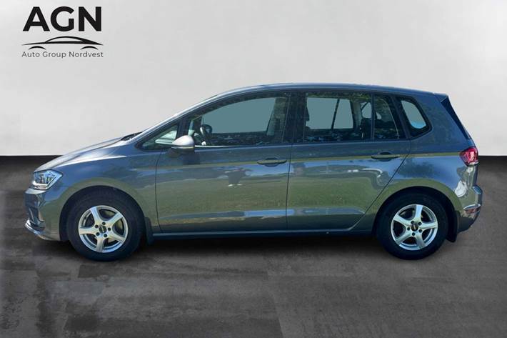 Grå VW Golf Sportsvan fra 2019