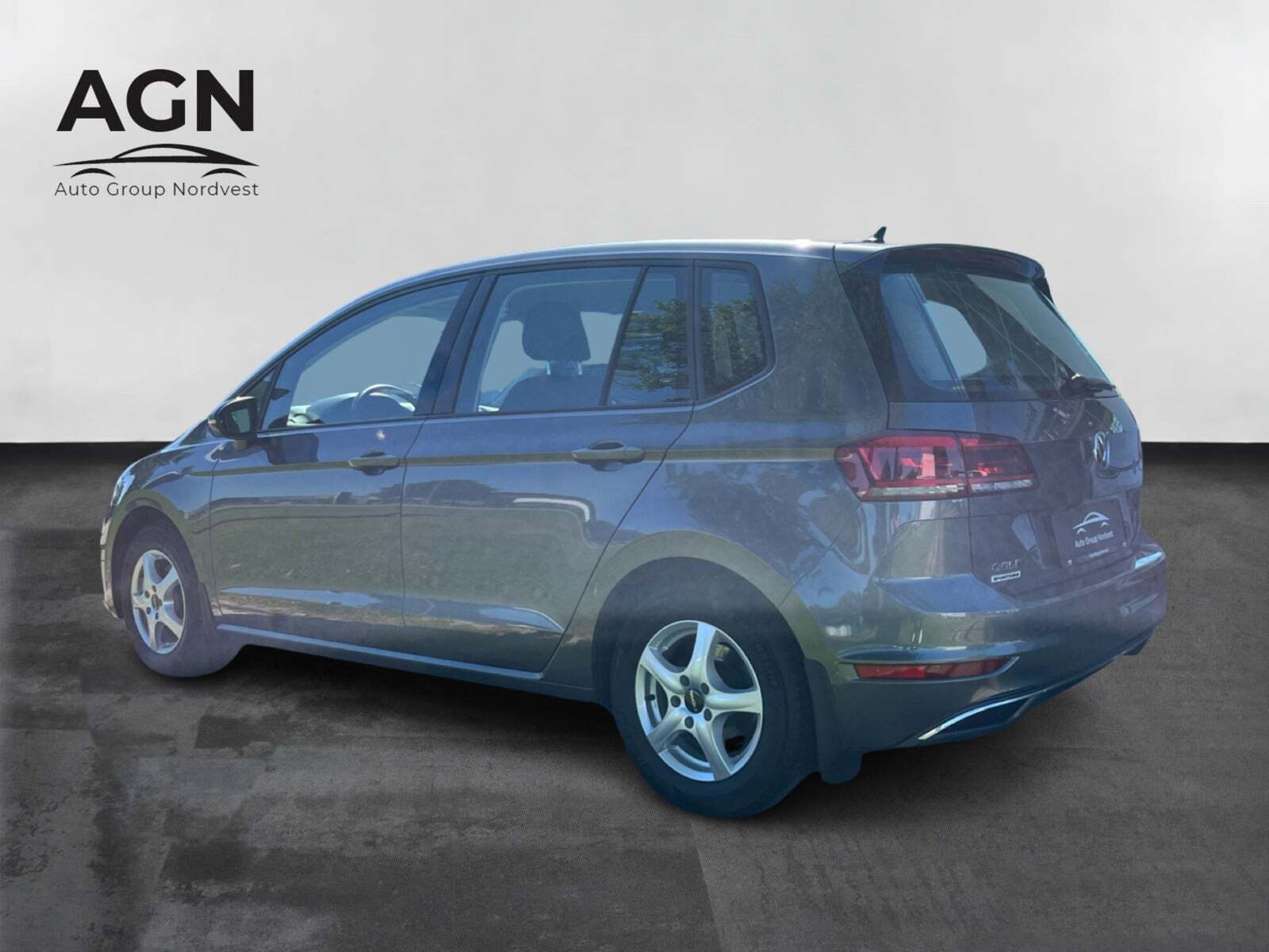 Grå VW Golf Sportsvan fra 2019
