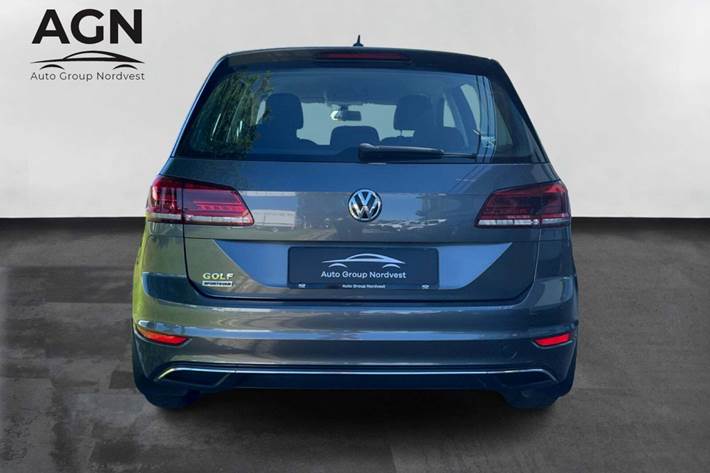 Grå VW Golf Sportsvan fra 2019