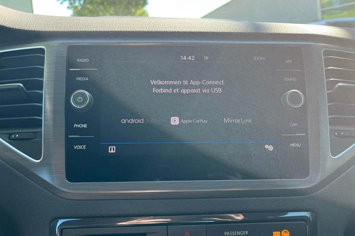 Grå VW Golf Sportsvan fra 2019