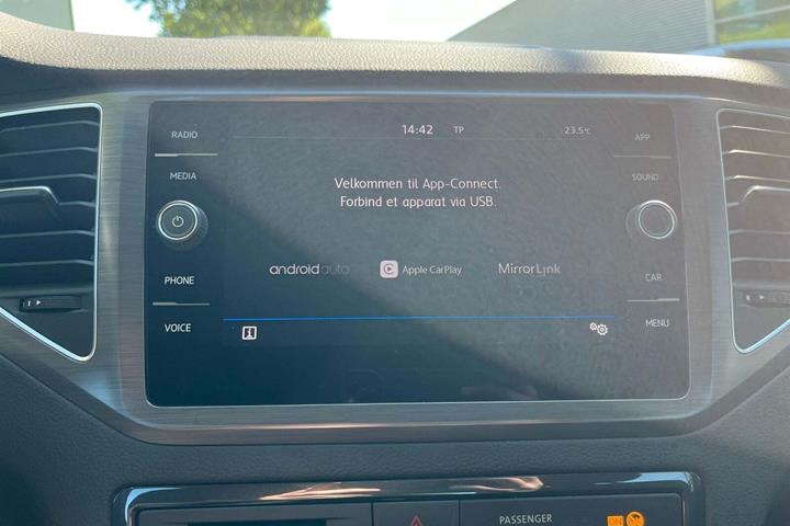 Grå VW Golf Sportsvan fra 2019