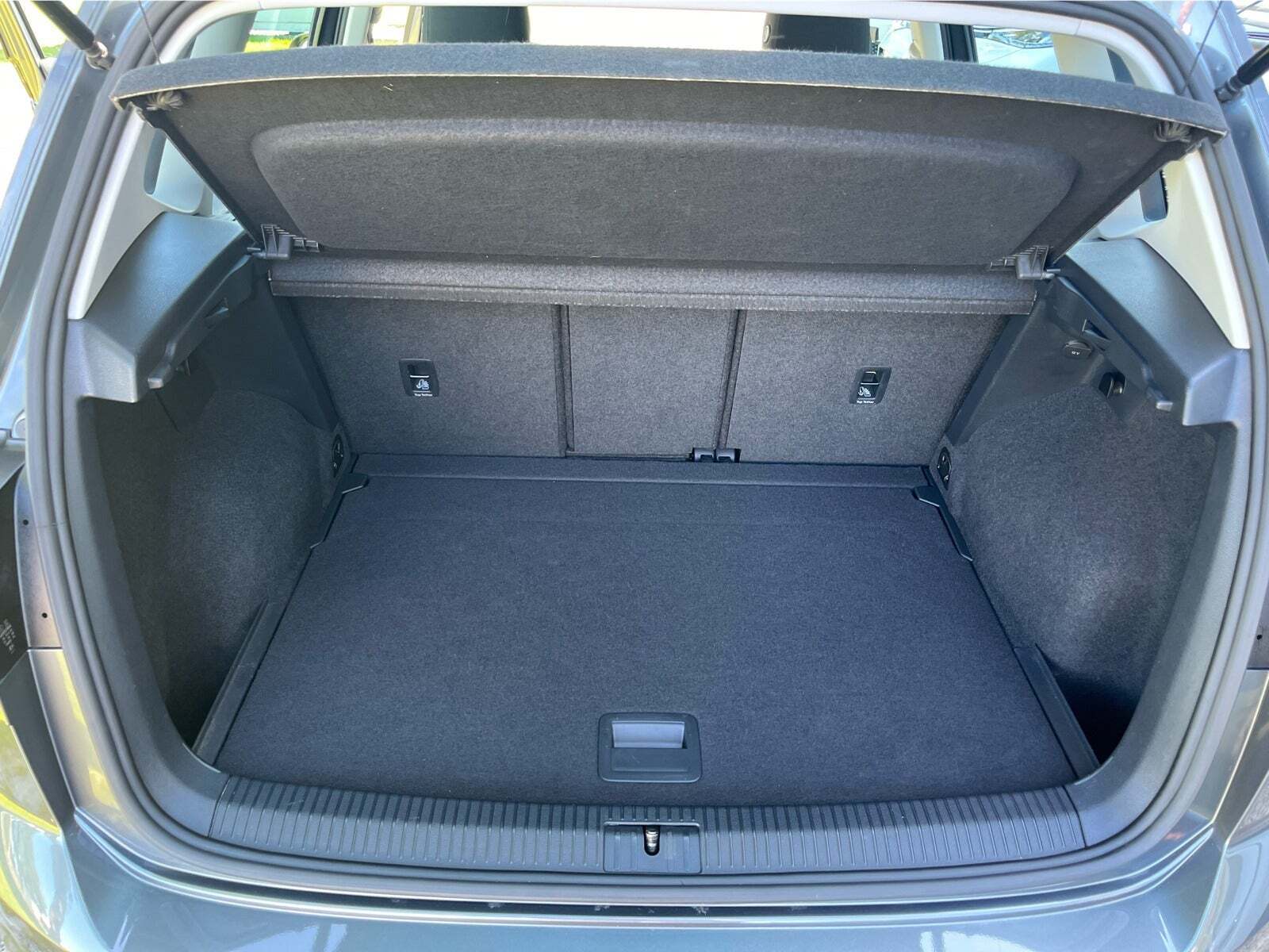 Grå VW Golf Sportsvan fra 2019