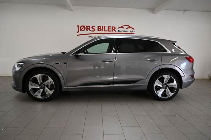 Grå Audi e-tron fra 2020