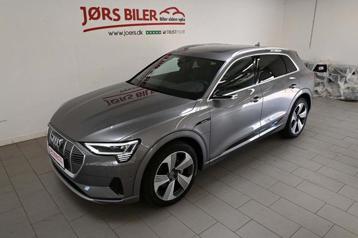 Grå Audi e-tron fra 2020