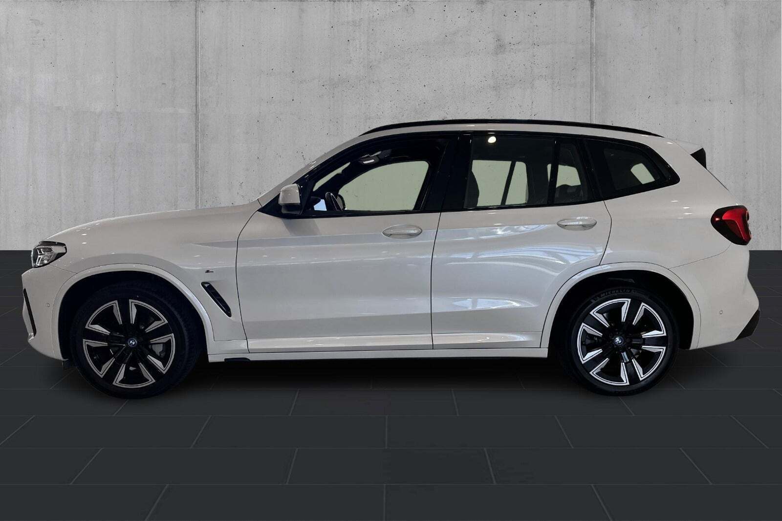 BMW iX3 Charged M-Sport