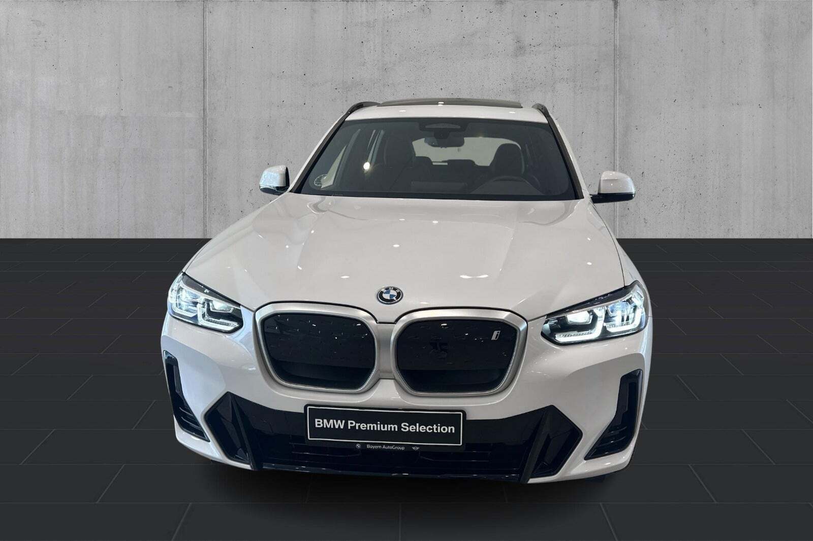 Hvid BMW iX3 fra 2024