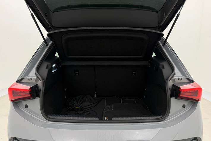 Grå Cupra Born fra 2023