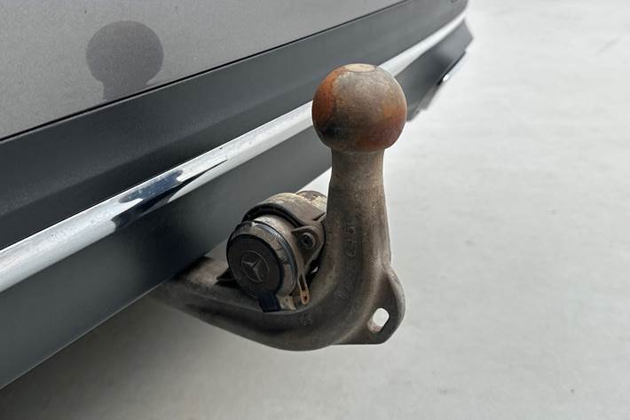 Grå Mercedes B250 e fra 2020