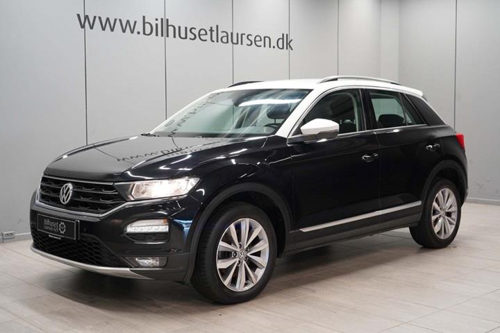 Sort VW T-Roc fra 2018 set udefra