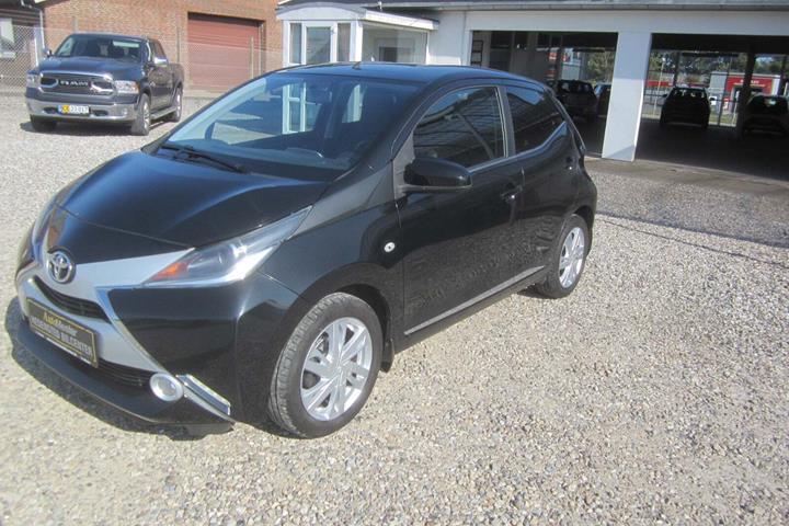 Sort Toyota Aygo fra 2015
