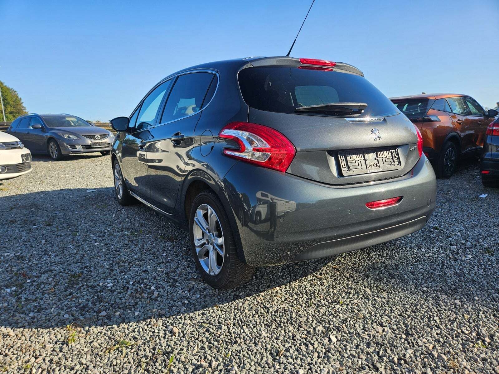 Peugeot 208 1,2 VTi Allure Sky