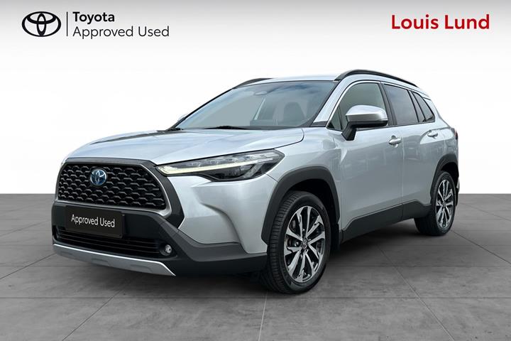 Sølv Toyota Corolla Cross fra 2022 set udefra