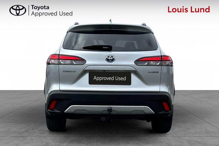Sølv Toyota Corolla Cross fra 2022