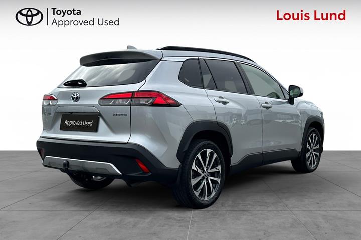 Sølv Toyota Corolla Cross fra 2022