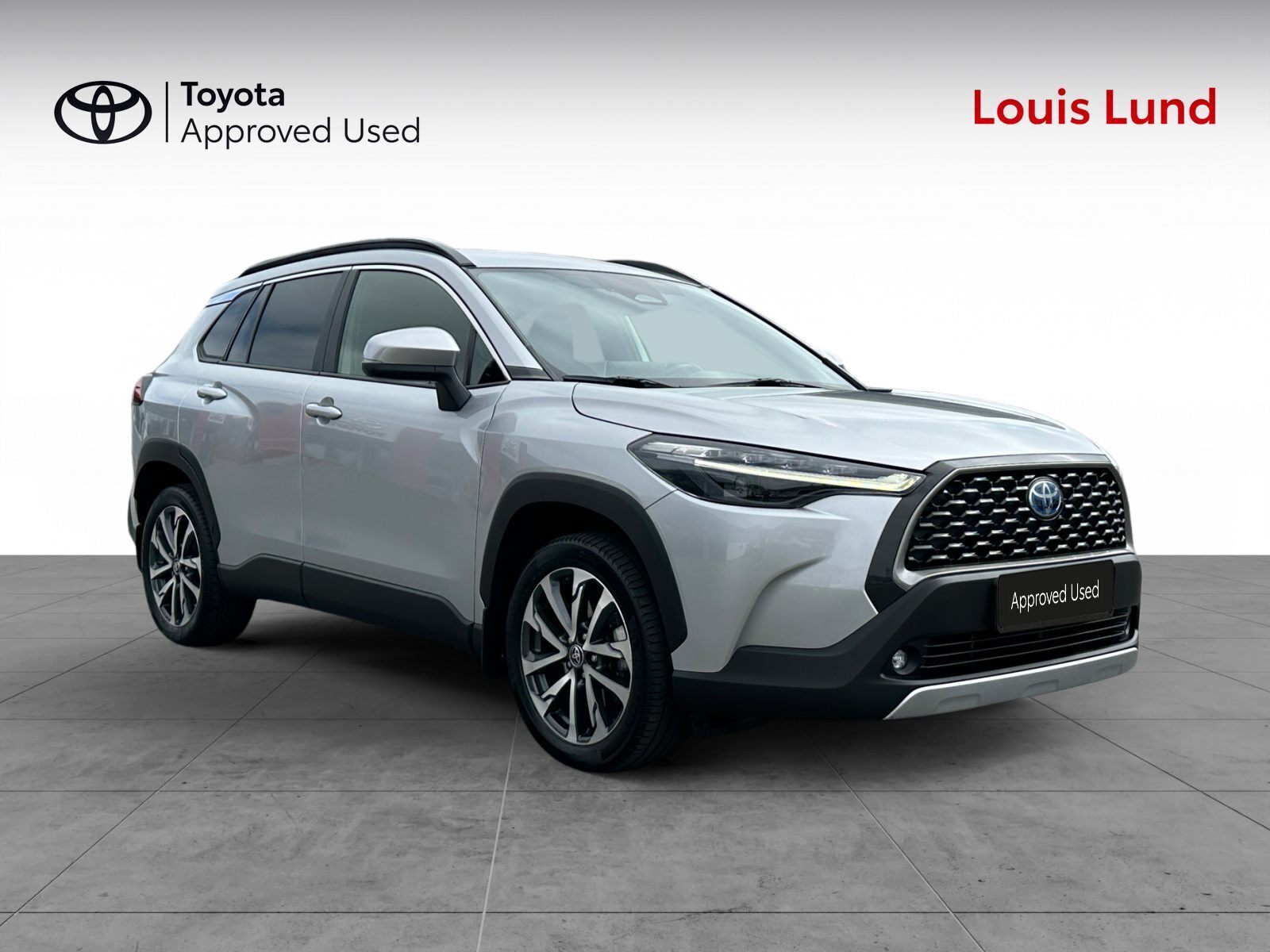 Sølv Toyota Corolla Cross fra 2022