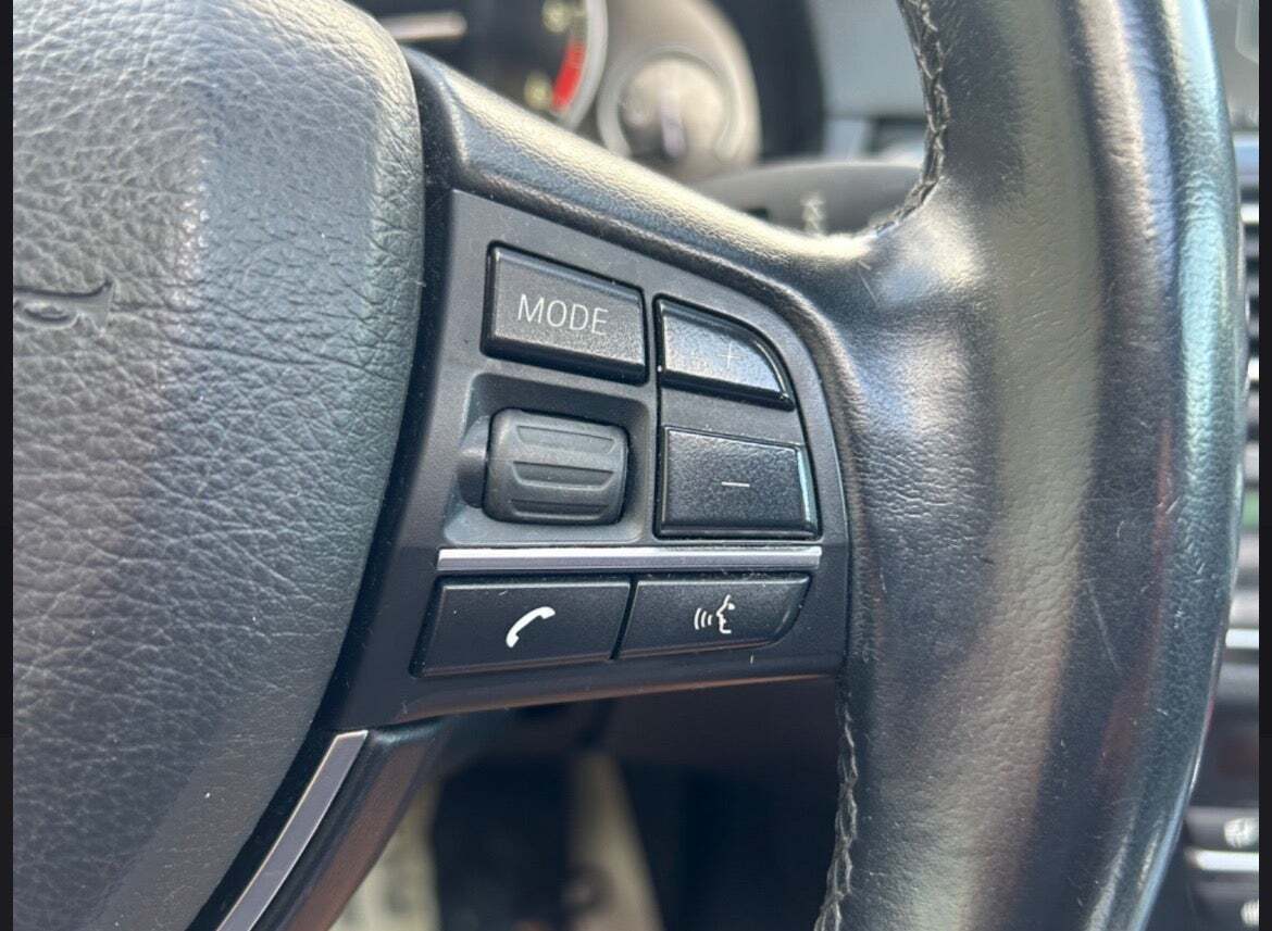 Blå BMW 520d fra 2015