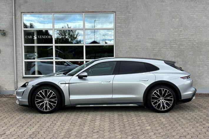 Sølv Porsche Taycan 4 fra 2021