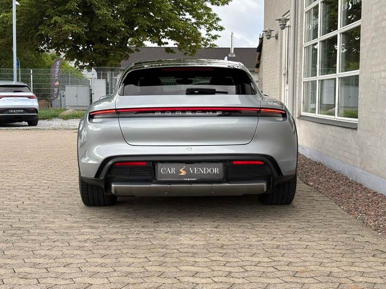 Porsche Taycan 4 Performance+ Cross Turismo