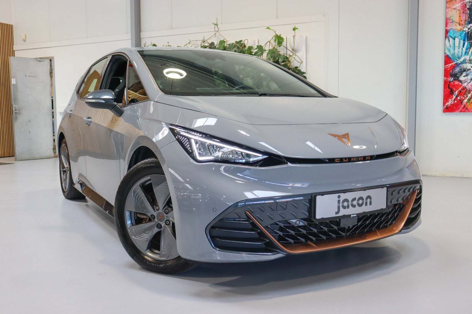 Grå Cupra Born fra 2024