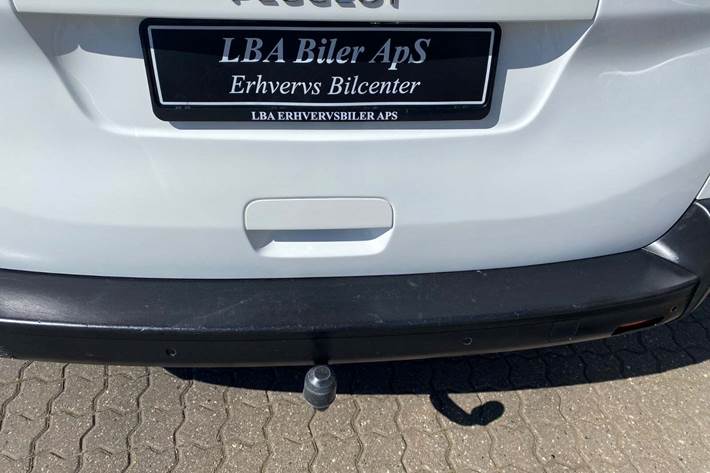 Hvid Peugeot Expert fra 2020