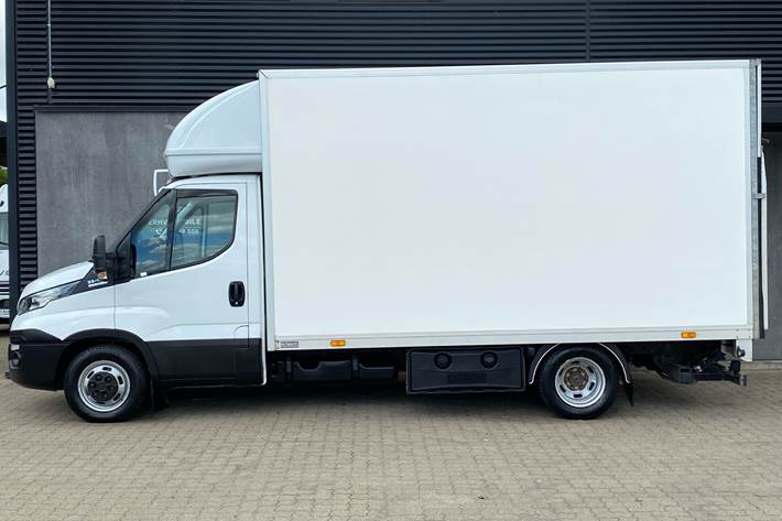 Hvid Iveco Daily fra 2017