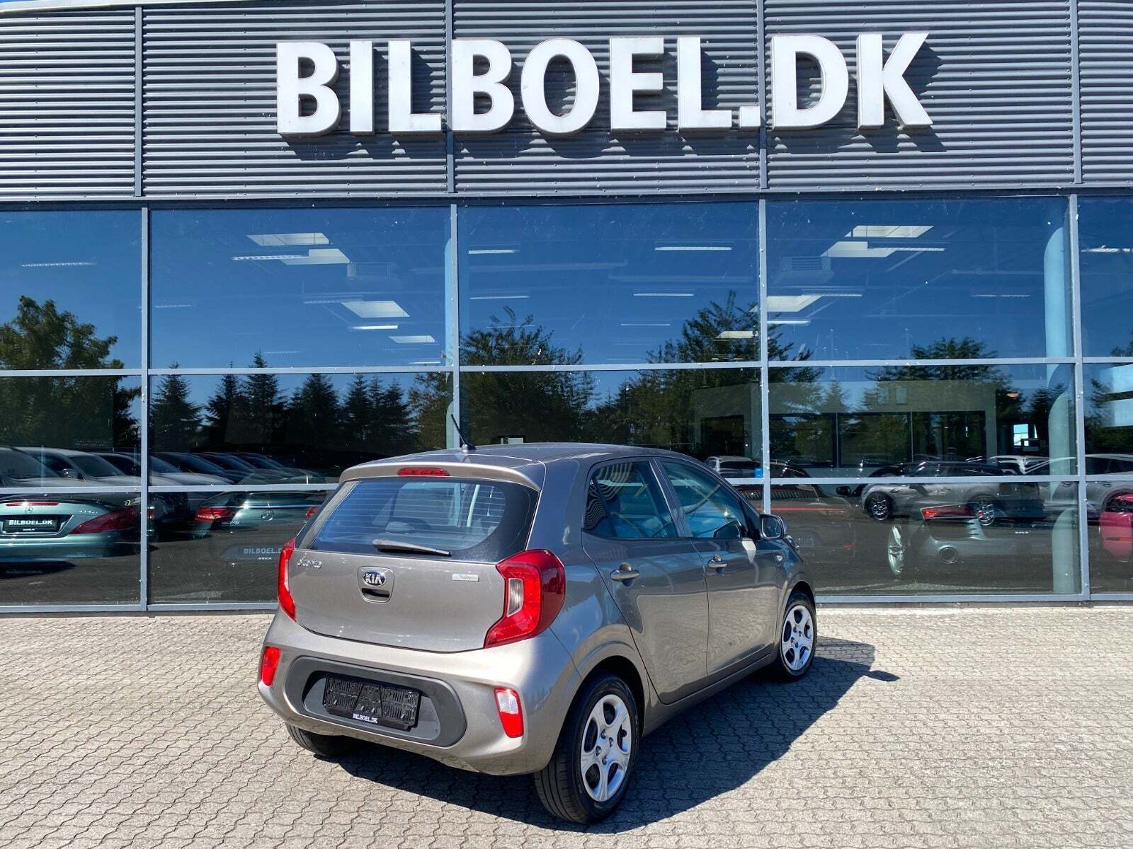 Grå Kia Picanto fra 2018