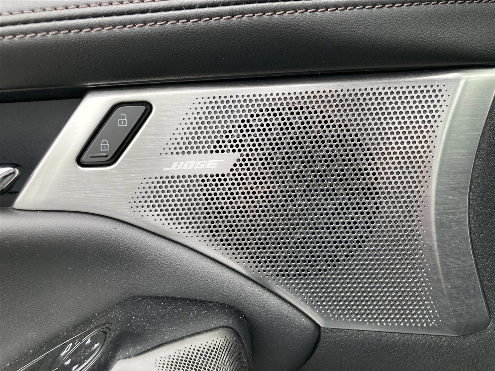 Blå Mazda 3 fra 2020