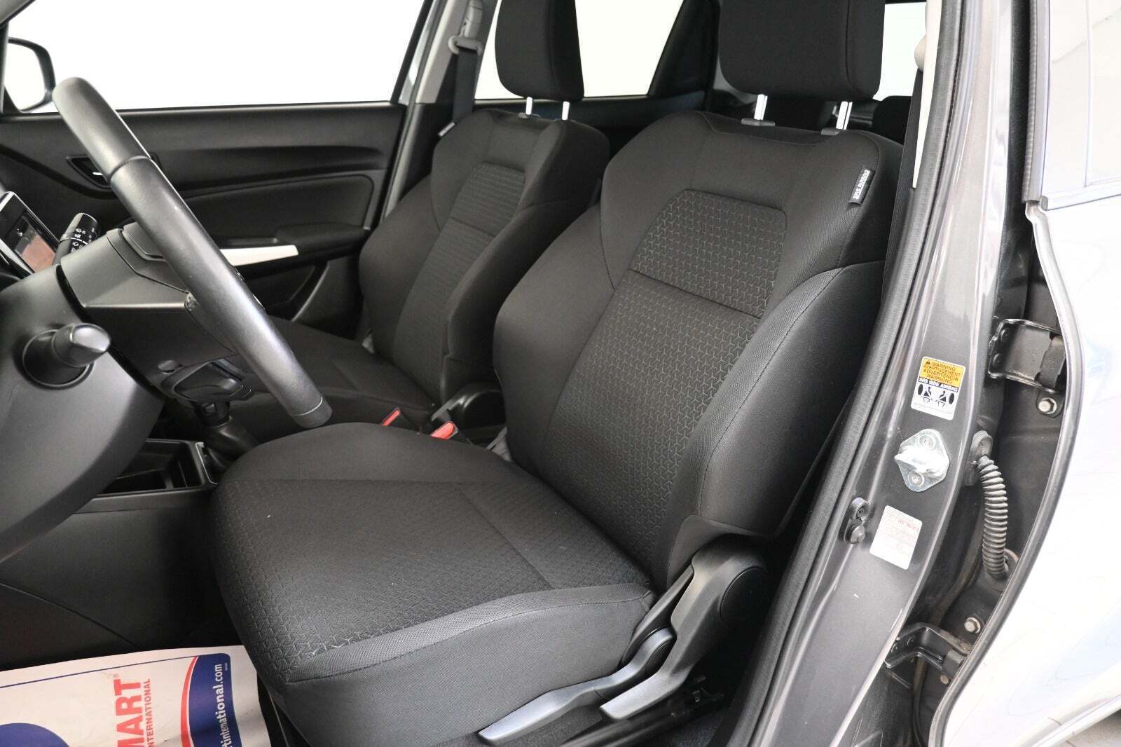 Grå Suzuki Swift fra 2019