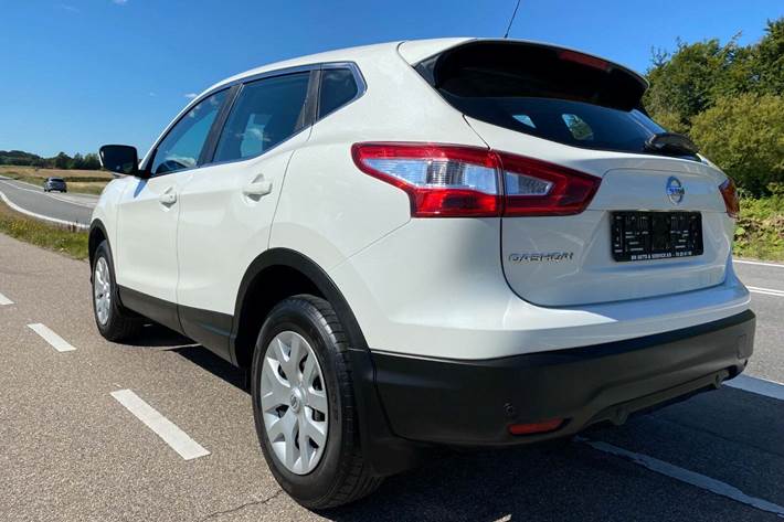 Hvid Nissan Qashqai fra 2016