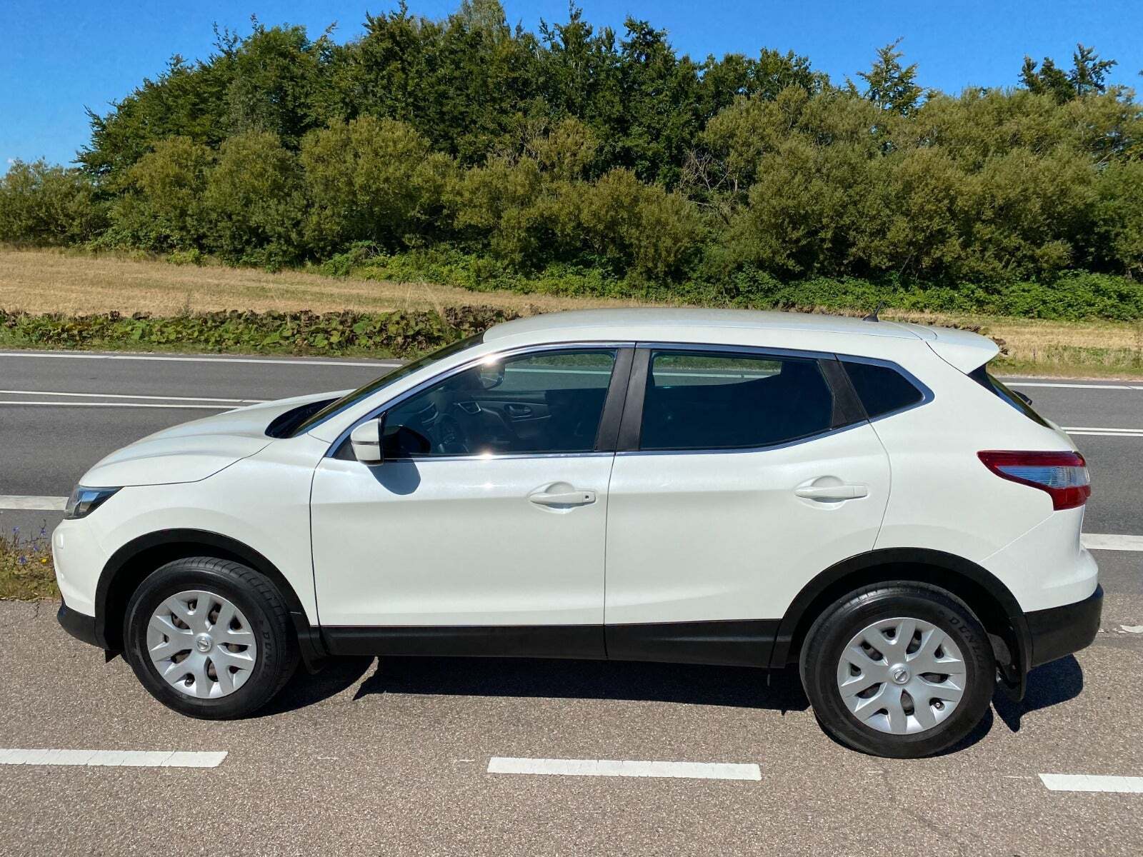 Hvid Nissan Qashqai fra 2016