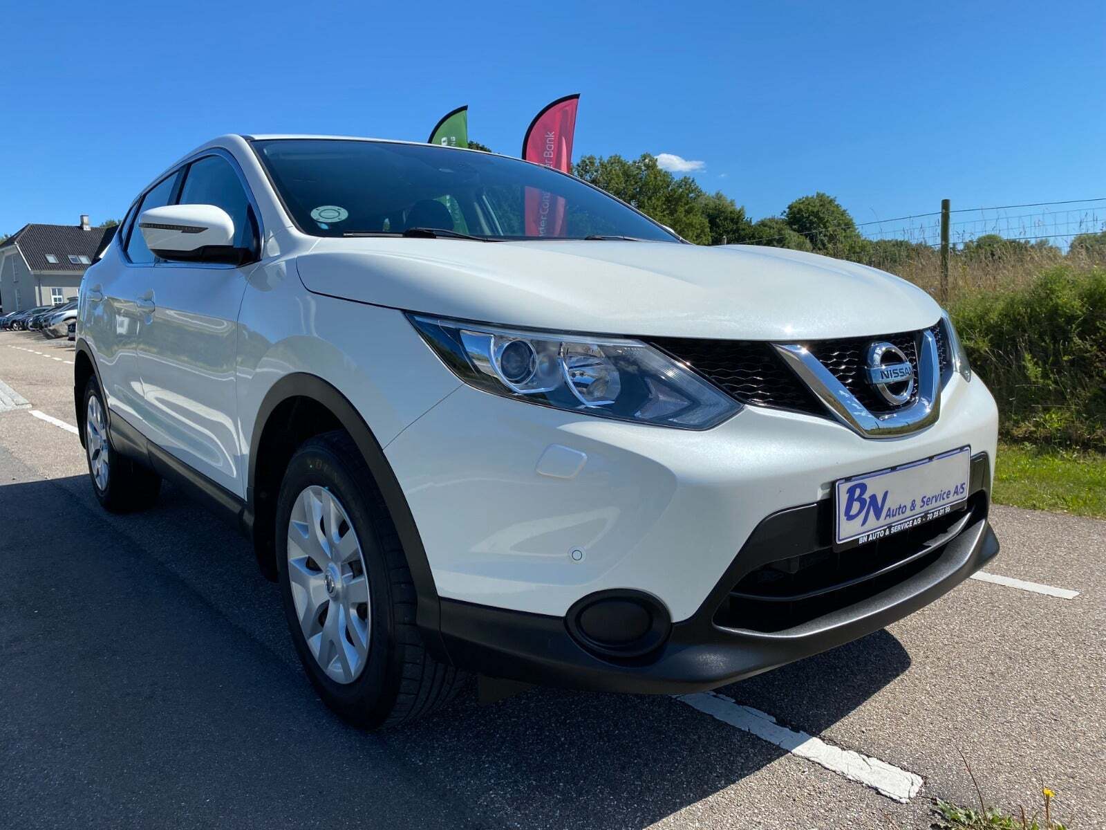 Hvid Nissan Qashqai fra 2016