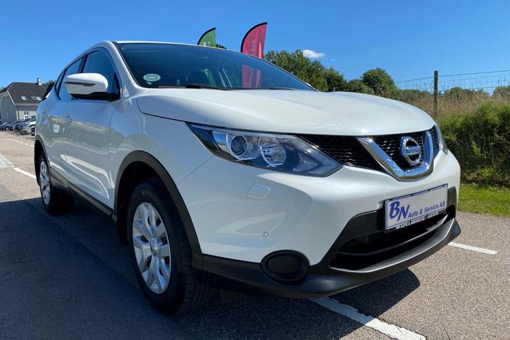 Hvid Nissan Qashqai fra 2016