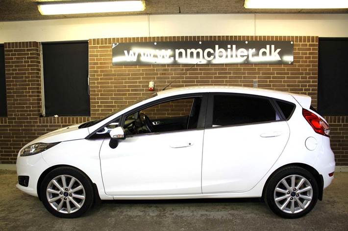 Sølv Ford Fiesta fra 2017