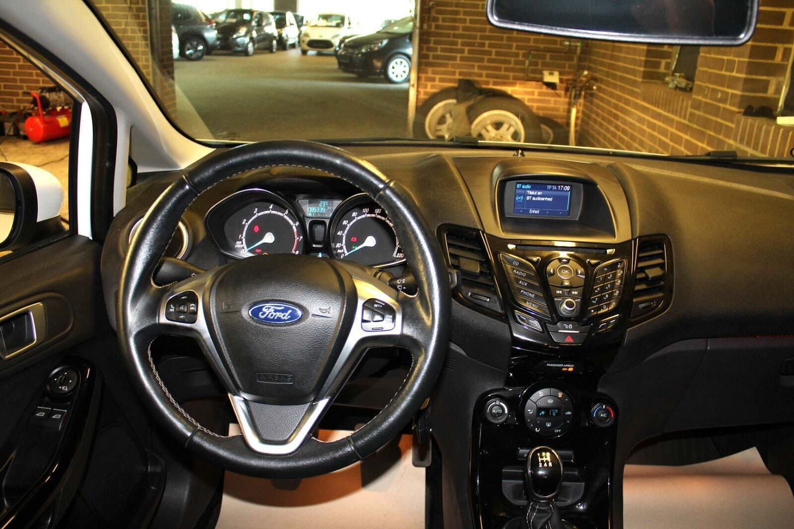 Sølv Ford Fiesta fra 2017